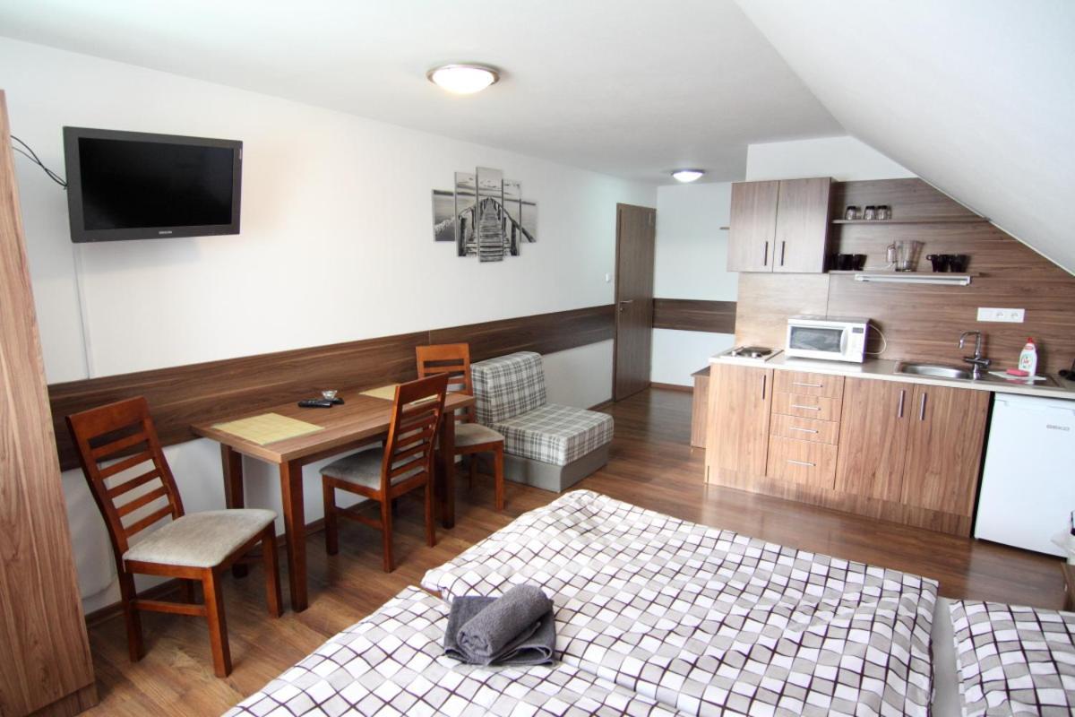 Apartmanovy Dom Stela Бешеньова Екстер'єр фото