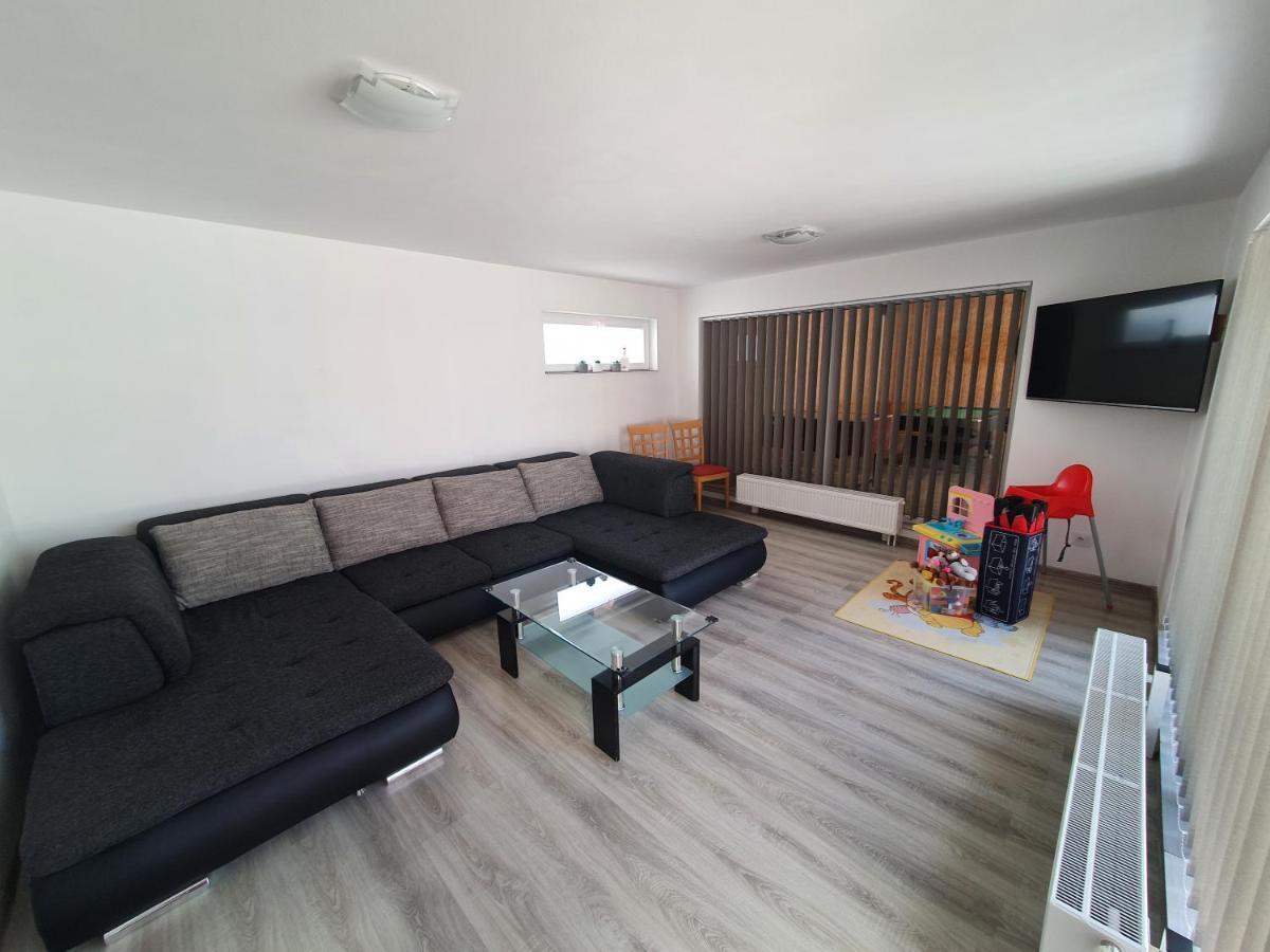 Apartmanovy Dom Stela Бешеньова Екстер'єр фото