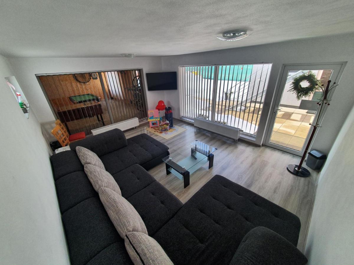 Apartmanovy Dom Stela Бешеньова Екстер'єр фото