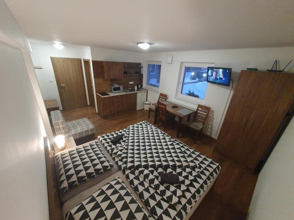 Apartmanovy Dom Stela Бешеньова Екстер'єр фото