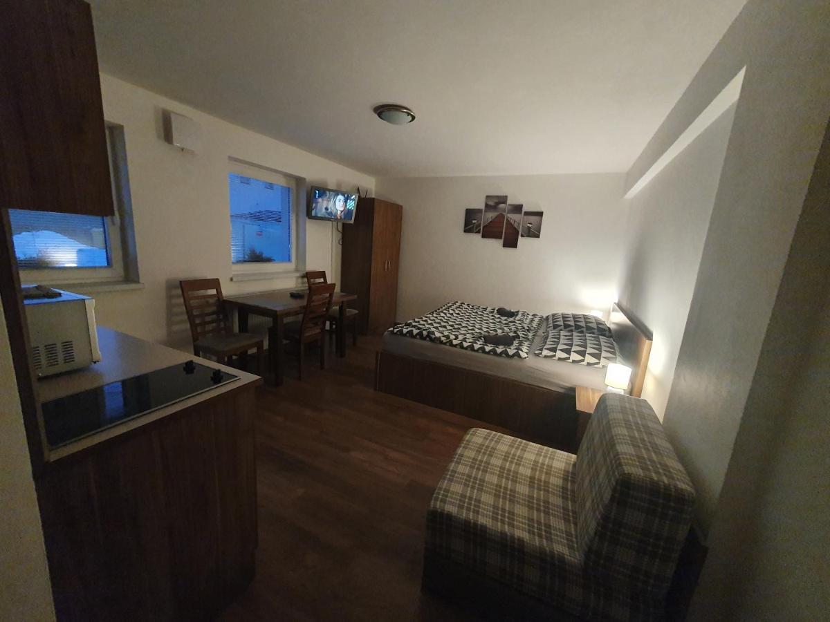 Apartmanovy Dom Stela Бешеньова Екстер'єр фото