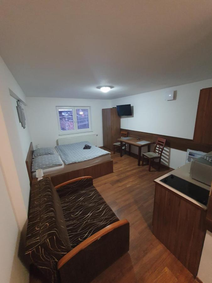 Apartmanovy Dom Stela Бешеньова Екстер'єр фото