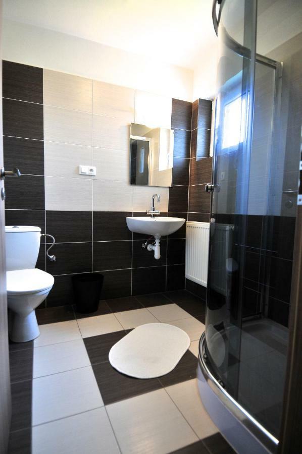 Apartmanovy Dom Stela Бешеньова Екстер'єр фото