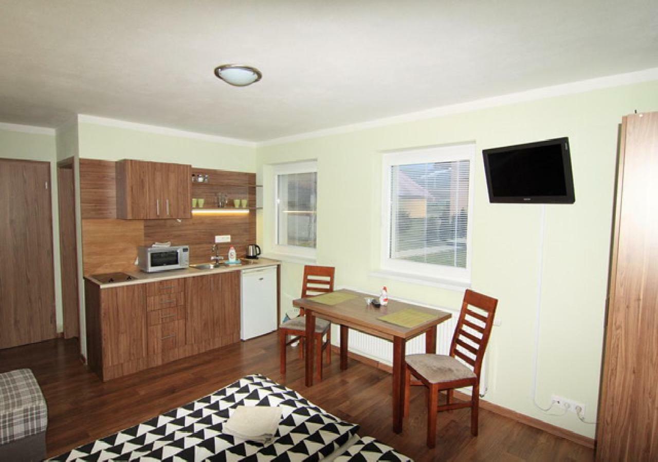 Apartmanovy Dom Stela Бешеньова Екстер'єр фото