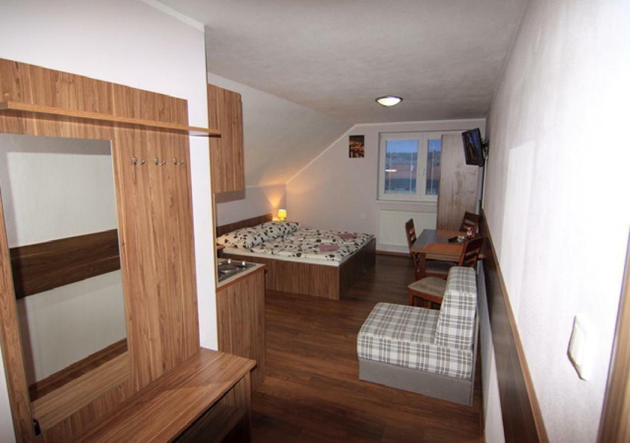 Apartmanovy Dom Stela Бешеньова Екстер'єр фото